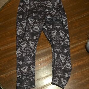 CALIA by Carrie Underwood Black and Gray Patterned Leggings #831